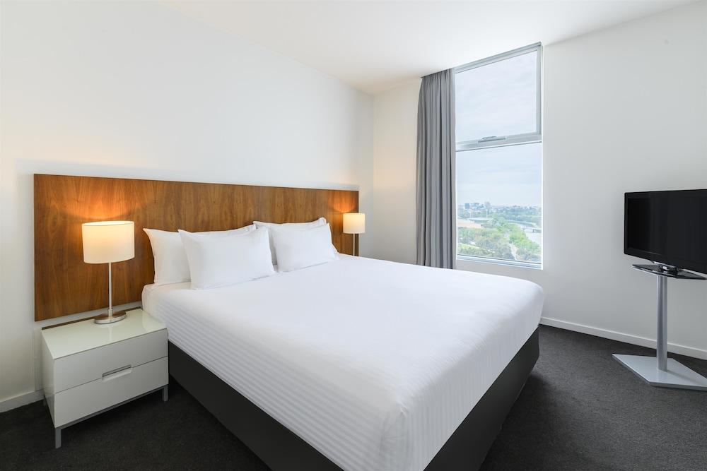 Adina Flinders Street Aparthotel 4*
