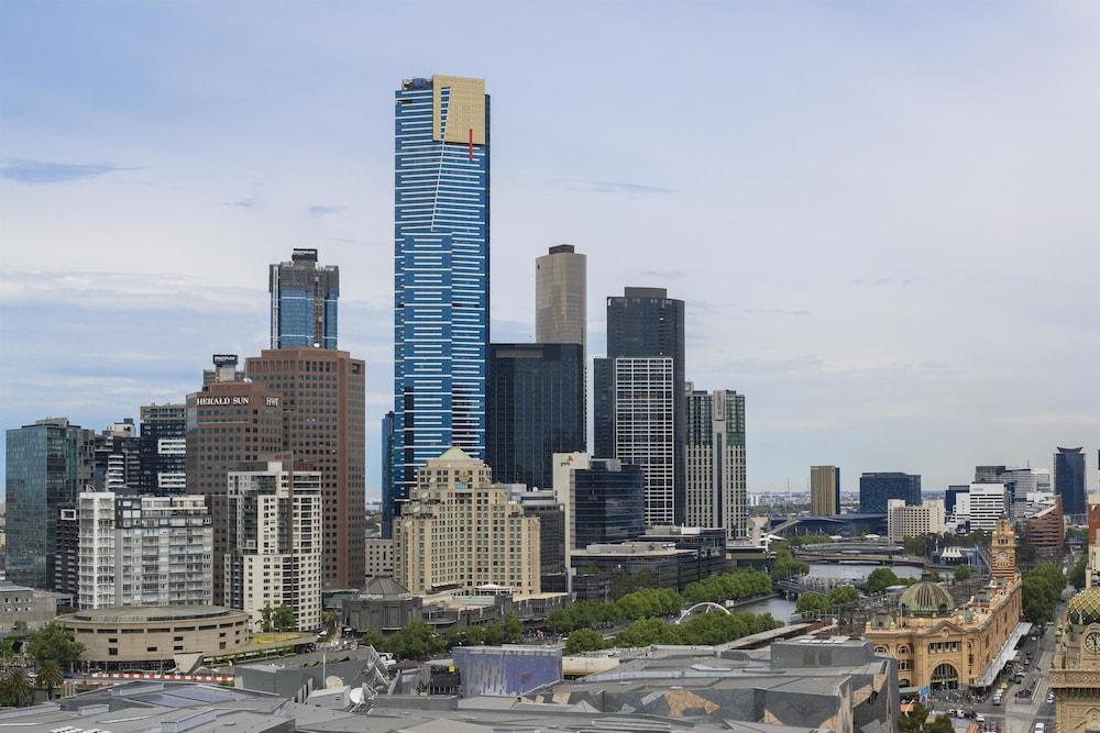Adina Flinders Street Aparthotel 4*