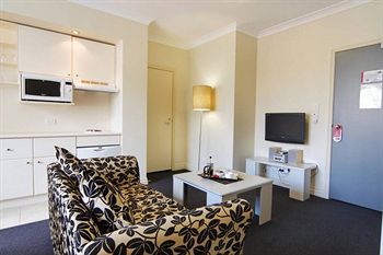 Collins 4* Melbourne