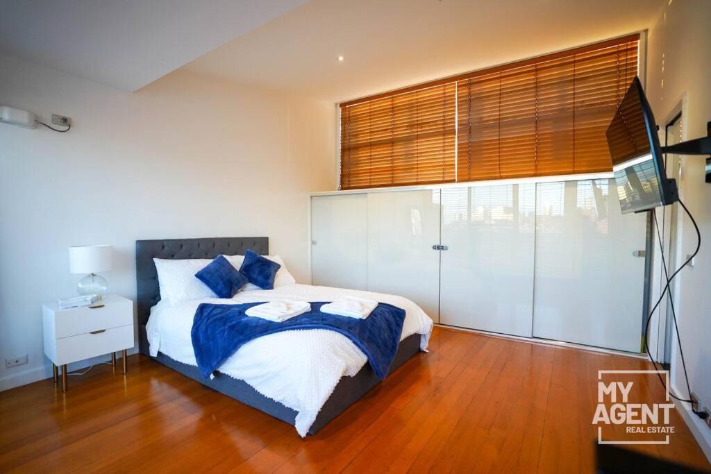Tri-level Townhouse In Prime North Casa de férias Melbourne