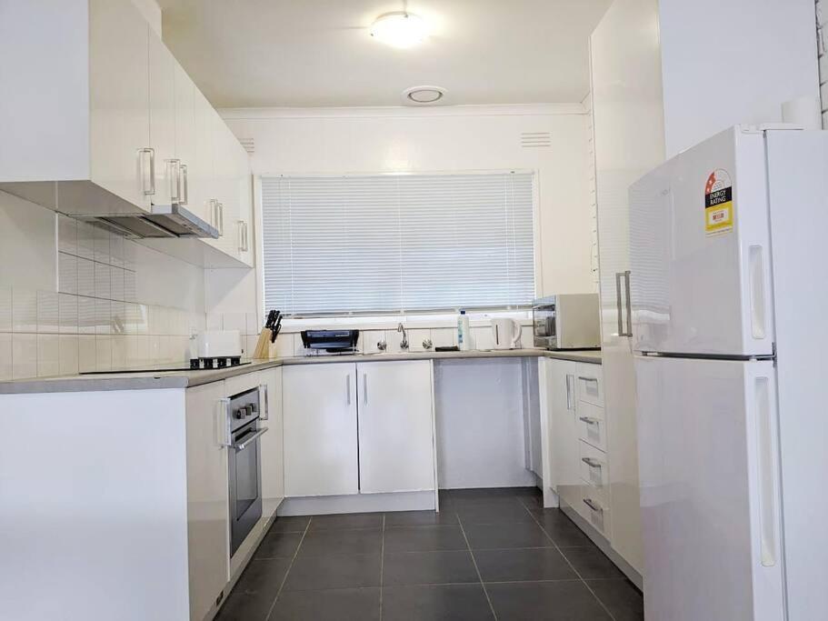 Villa *promo* 2-bedroom Next To Train Station! *