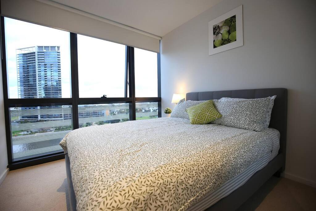 River Views 2b2b Free Parking Apartment Melbourne