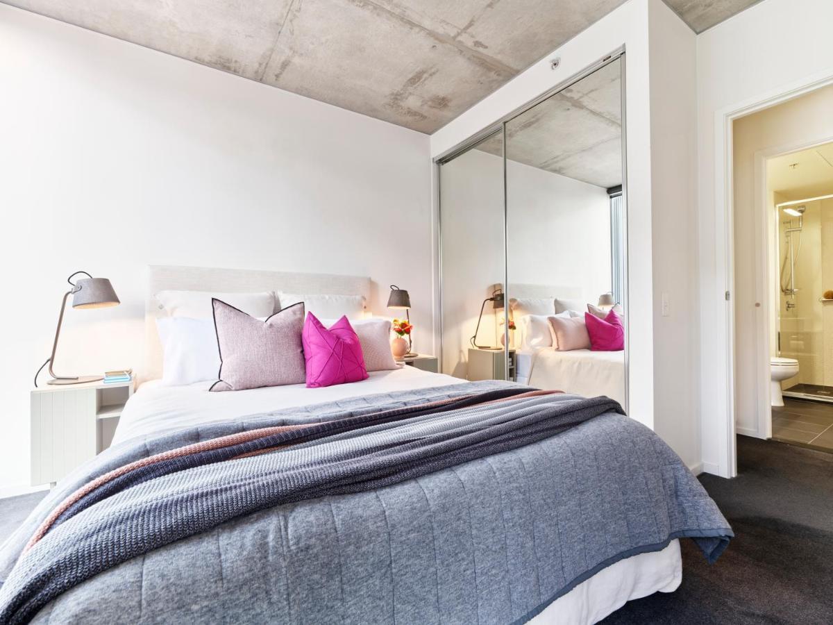 Furnished One Bedroom St Kilda Road For 5 Nights
