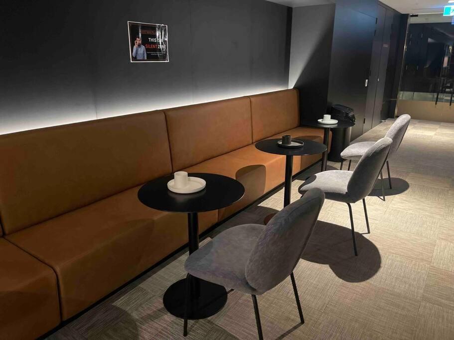 Luxury W/ Facilities, Views & Parking *