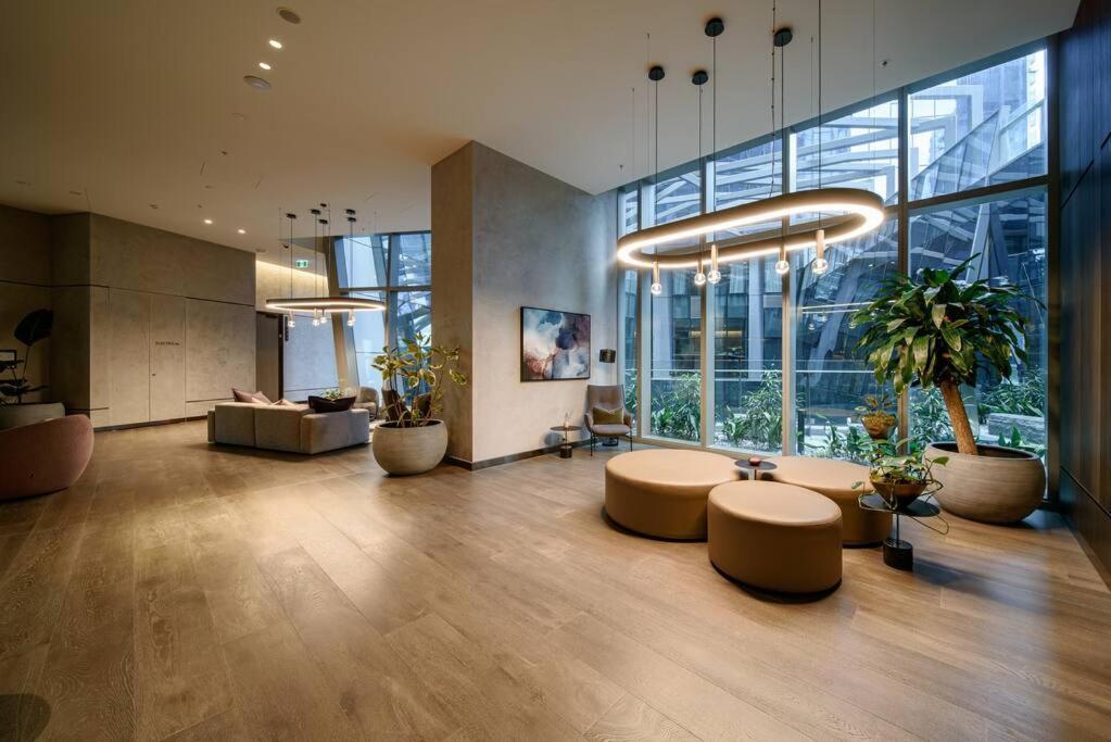 Apartment Exceptional Views 2bdr2bath Apt In Cbd *