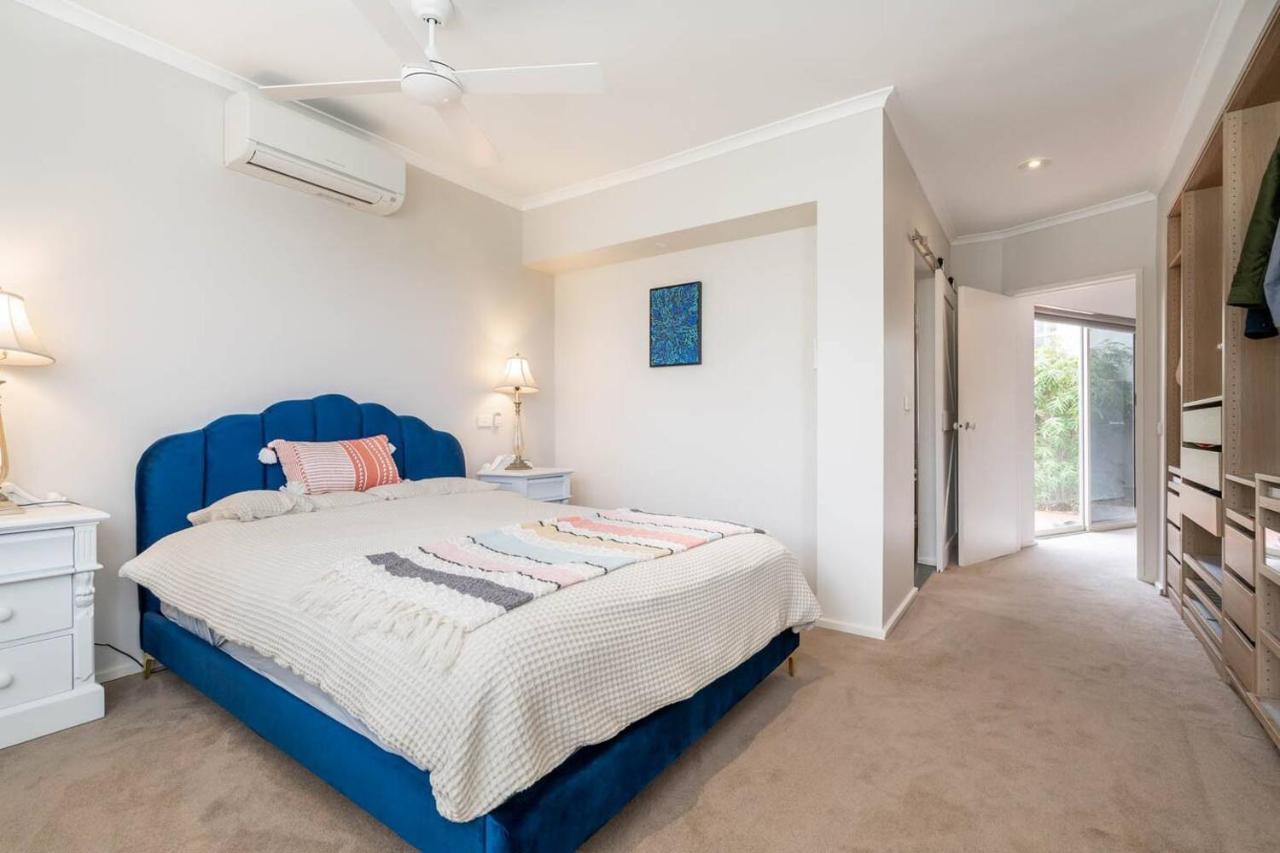 'the Moondah Manor' A Poolside Family Retreat Melbourne