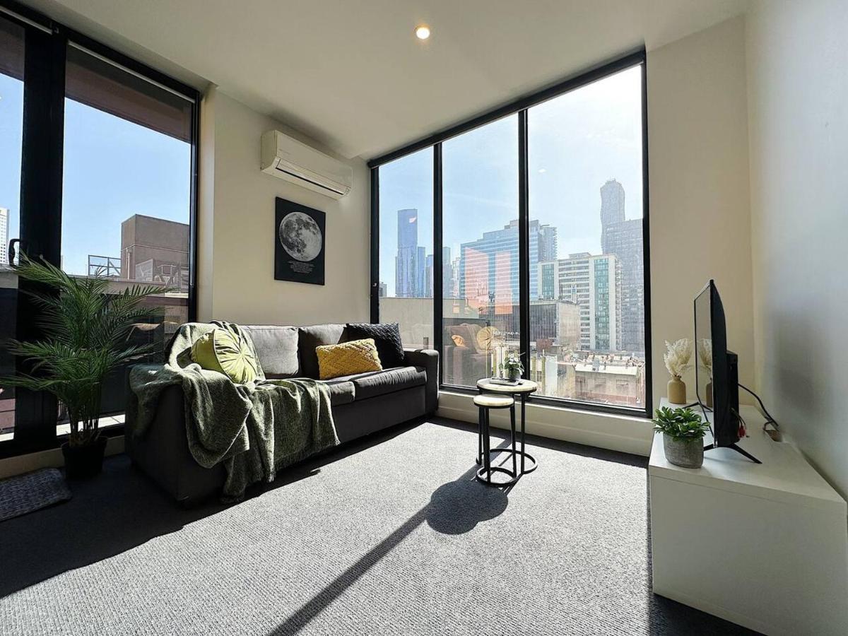 Urban Cityscapes 2br Apt On Bourke Apartment *