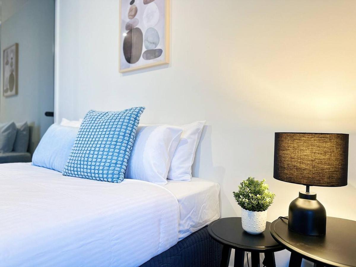 Urban Cityscapes 2br Apt On Bourke *