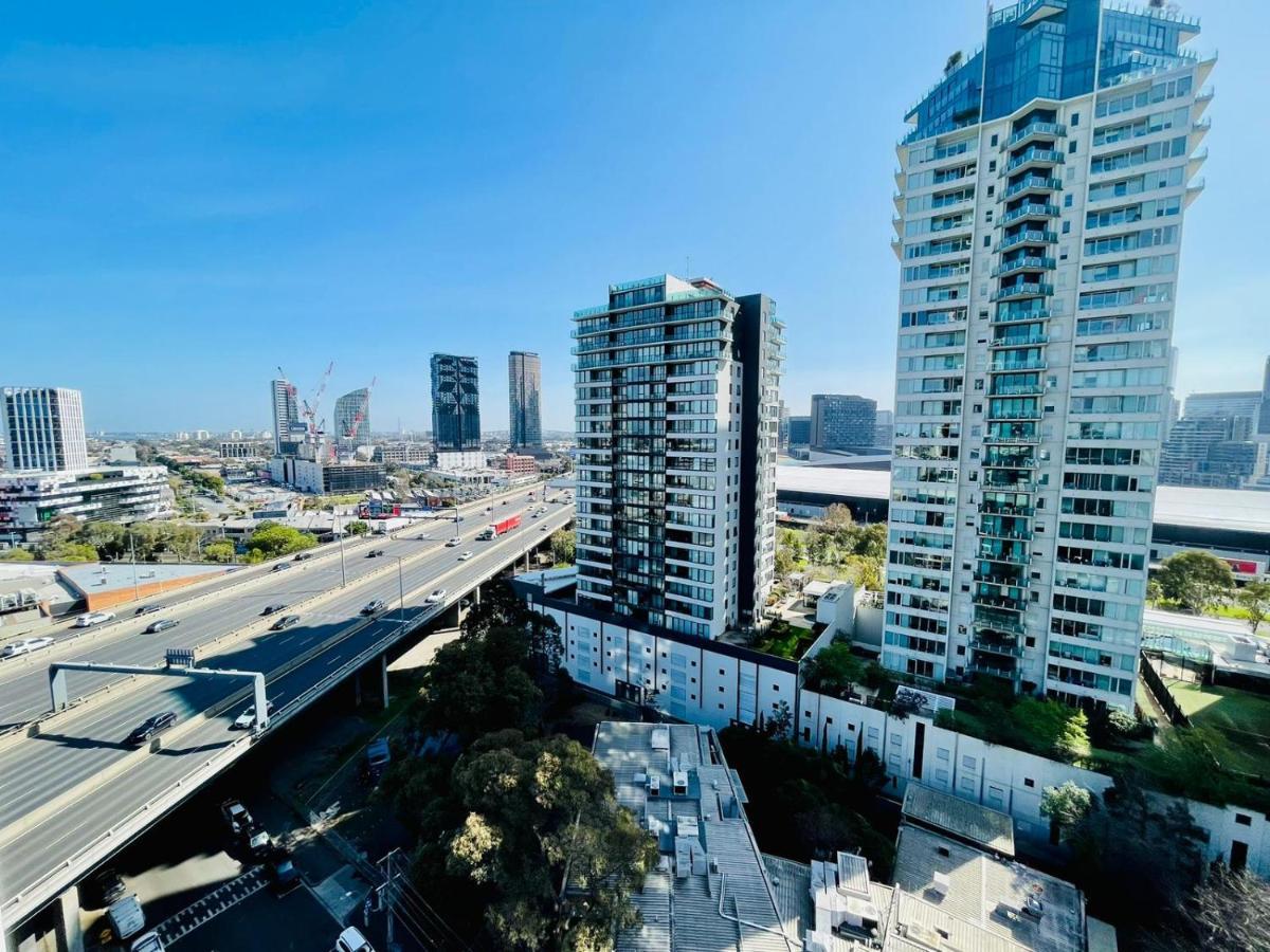 Urban Chic Retreat Near Crown W/ Free Parking