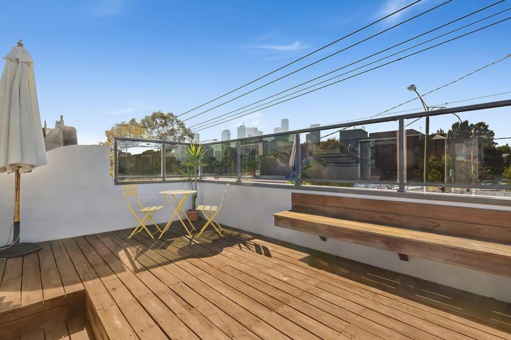 Glamorous 2bdr With Hot Tube In Southmel Holiday home