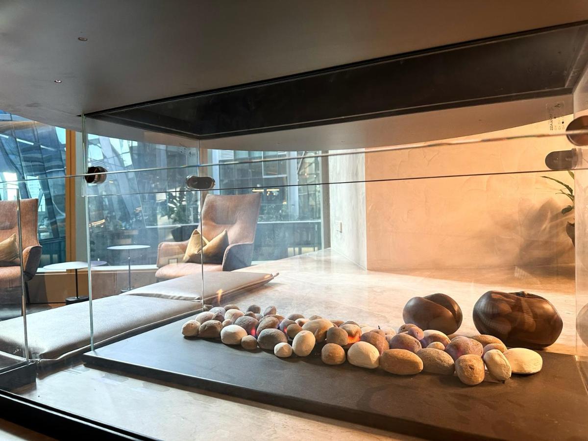 Center Serenity At Southern Cross Precinct Apartment
