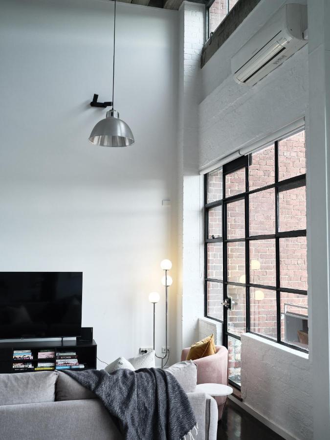 Chic Urban Loft In Prime Location *