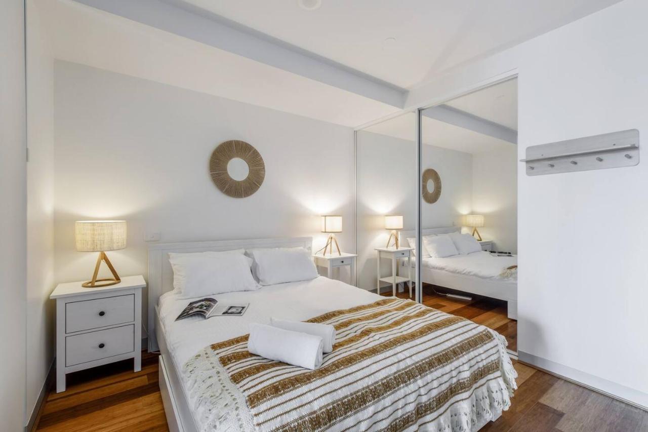 Apartment On The Banks Of The Yarra - Of Living *