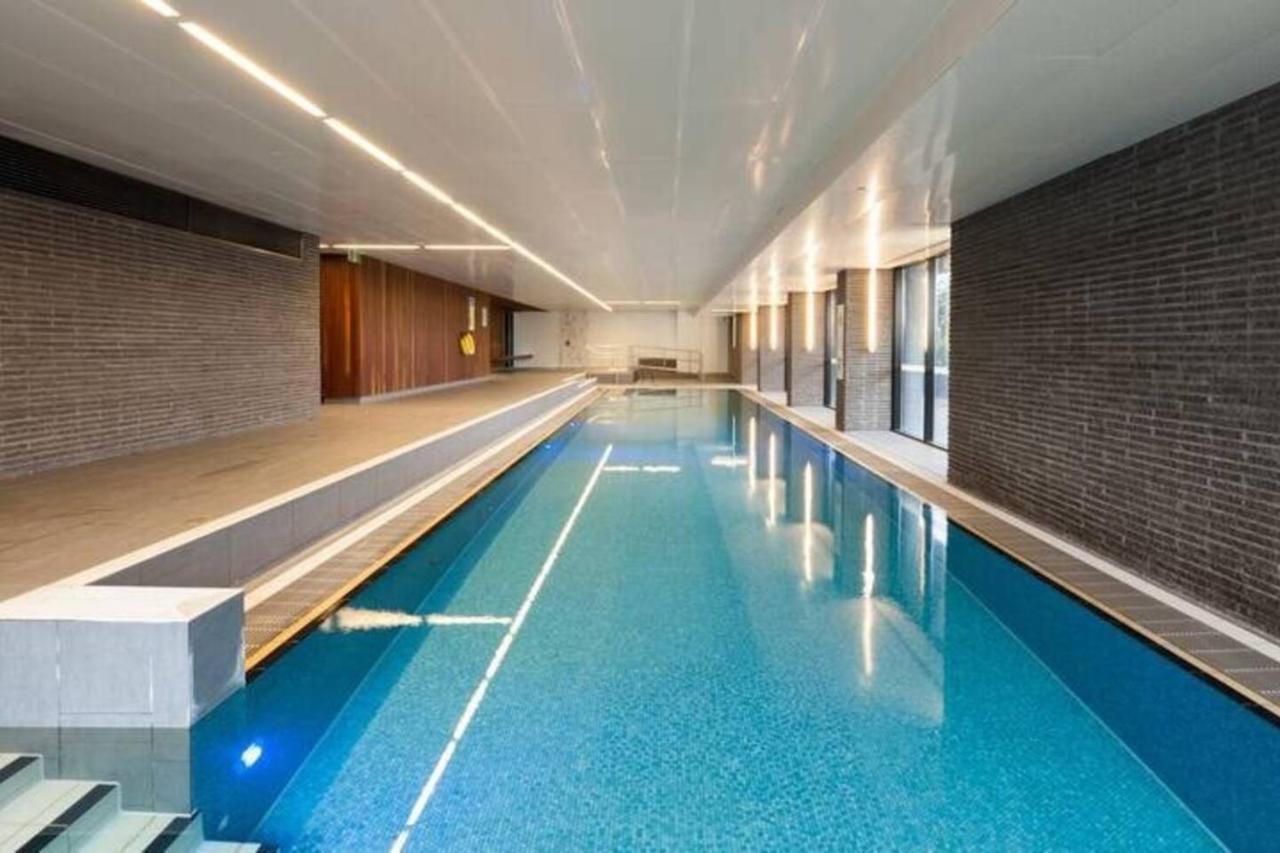 Apartment Modern Cosmopolitan Retreat On Toorak Rd