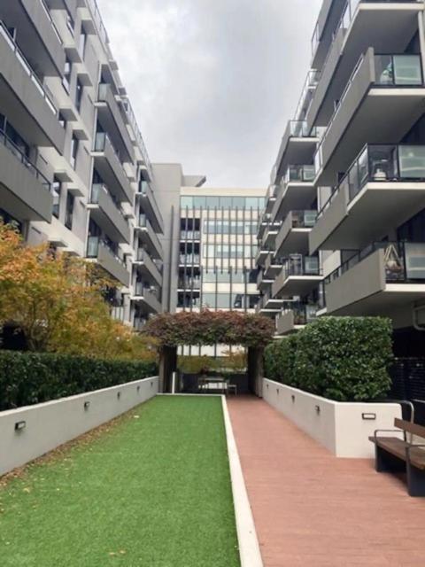 2 Bedroom With Pool, Gym And Rooftop Apartment Melbourne