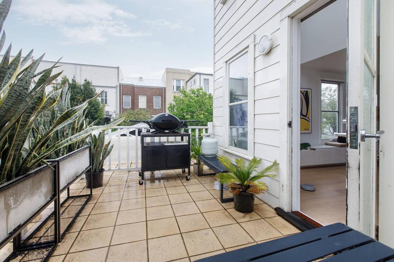 'the Loft' A Chic City-fringe Balcony Hideaway * Melbourne