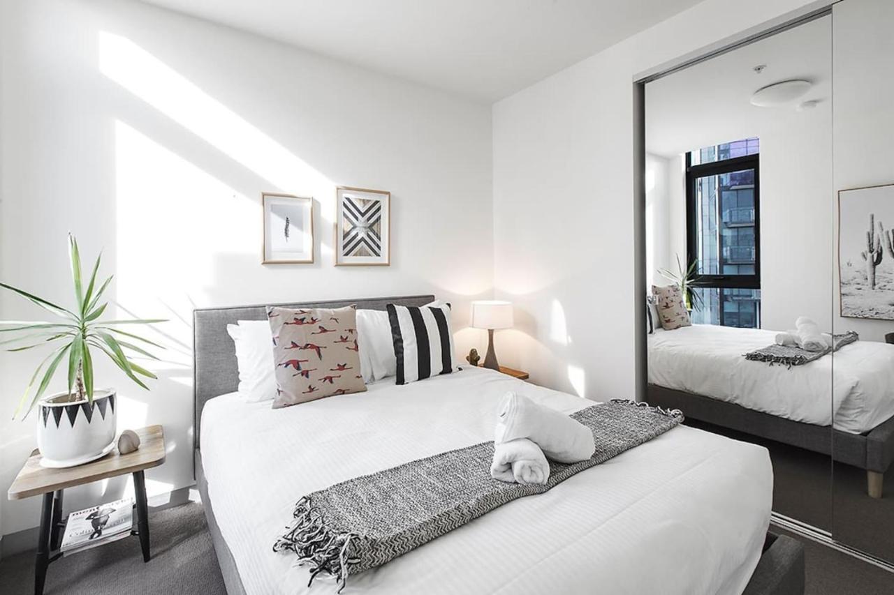 Scenic Penthouse Living In The Heart Of Apartamento Melbourne