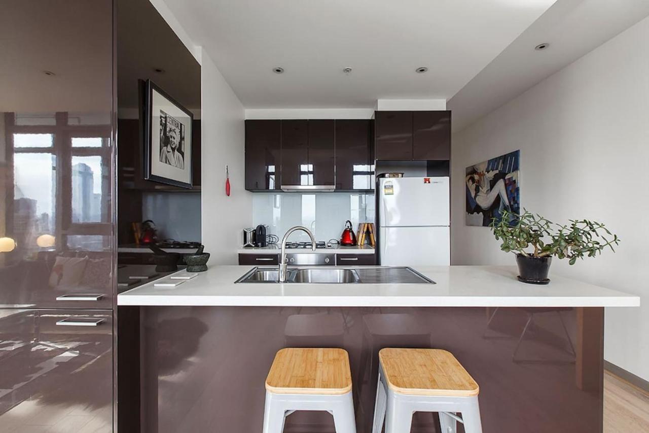 Scenic Penthouse Living In The Heart Of Apartamento Melbourne