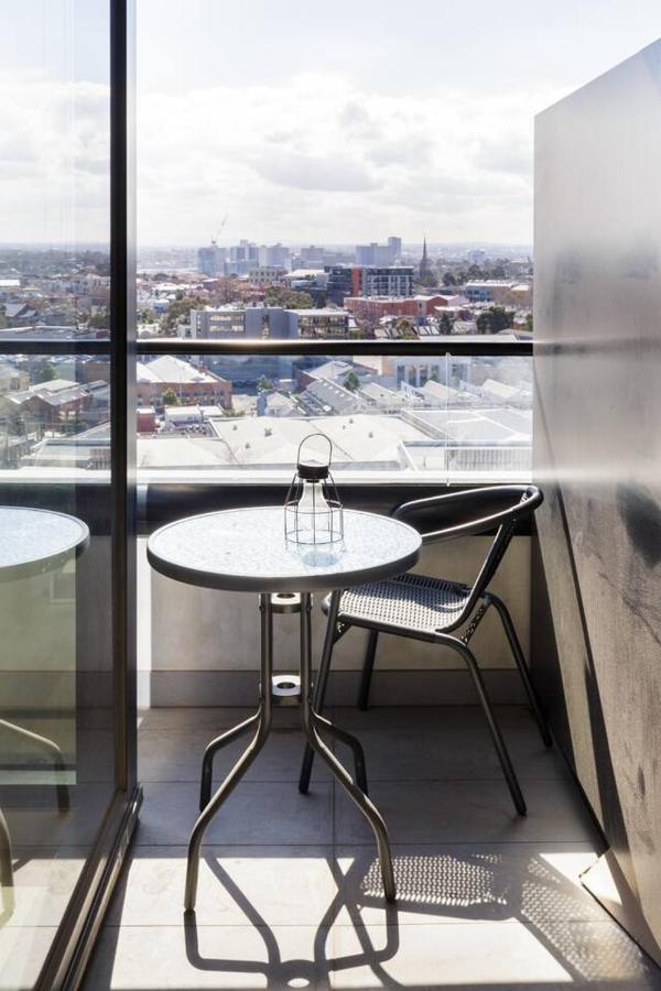 Apartment Chasing Skylines - Chic & Contemporary Living Melbourne