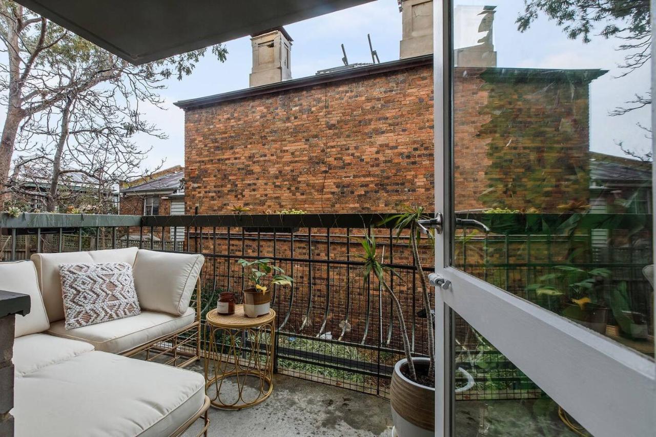 Dalgety Downtown - A Sunny St Kilda Hideaway Apartment Melbourne