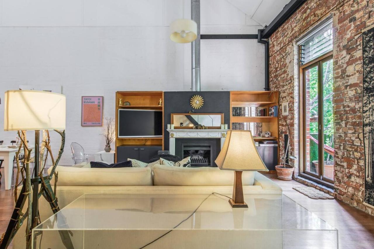 Iconic Macrobertson Chocolate Factory Conversion Holiday home *