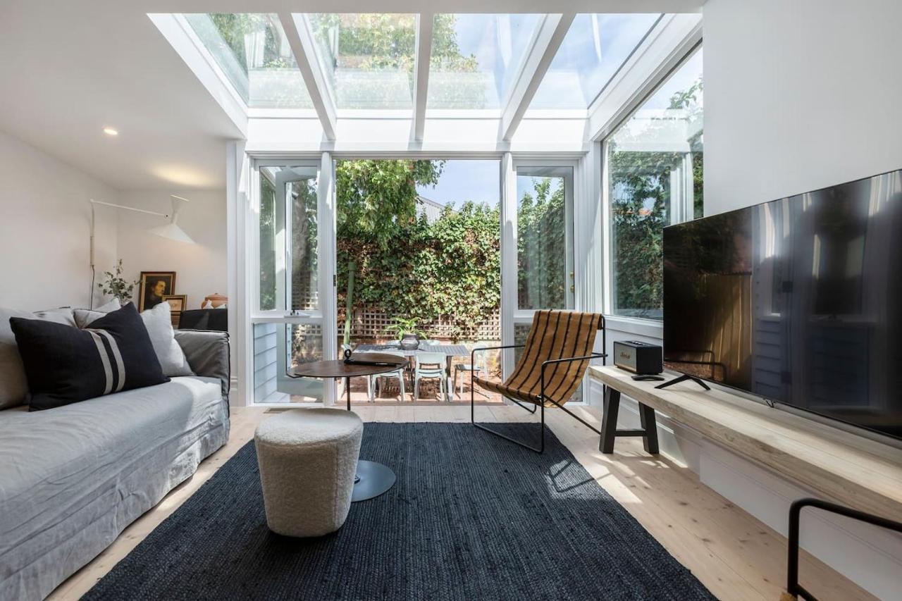 Sun-soaked Luxury Terrace Minutes From The Mcg *