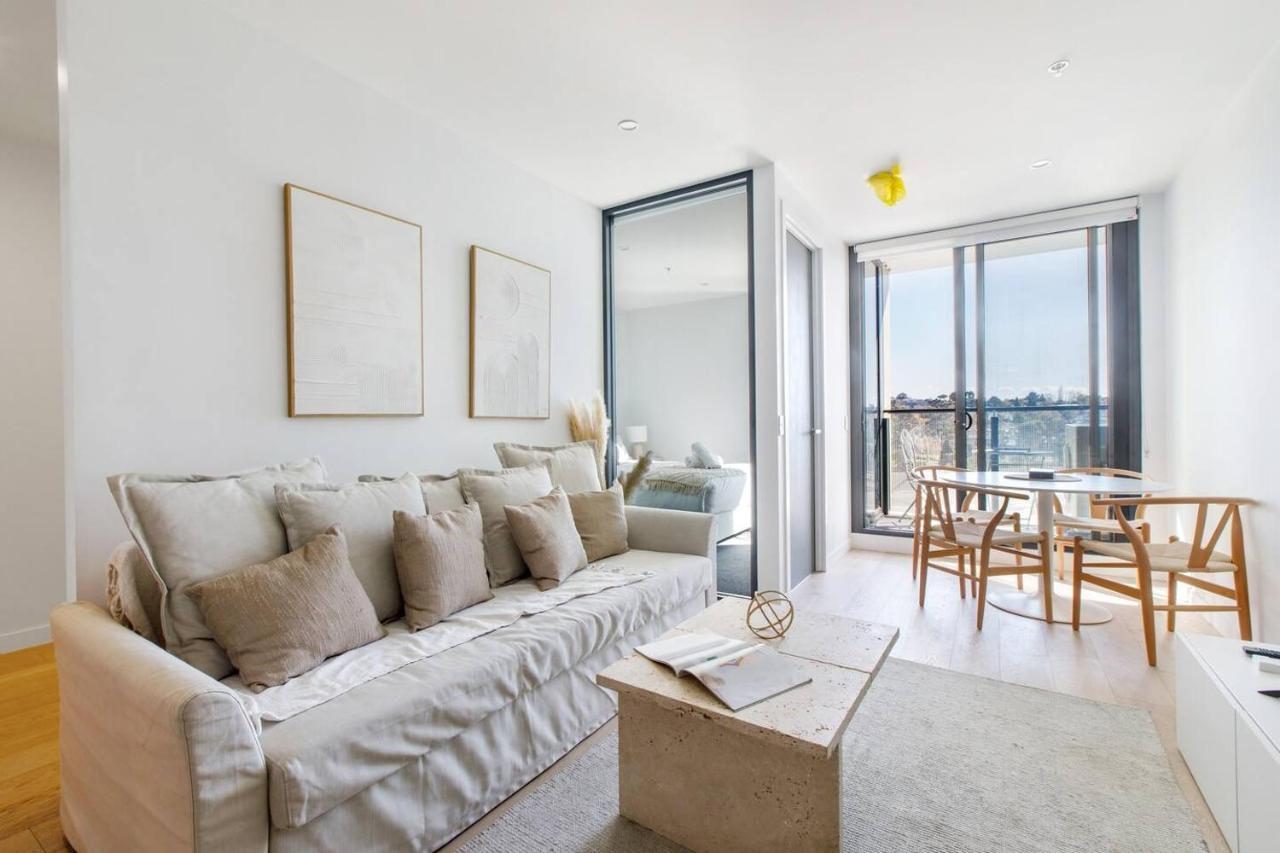 Perched On Parkville - A Minimalist Retreat With Pool Apartment *