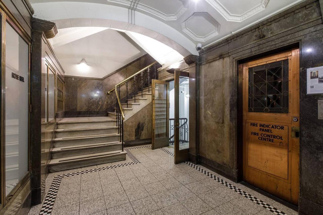 Majorca Classic - Boutique Flinders Lane Balcony Pad Apartment *