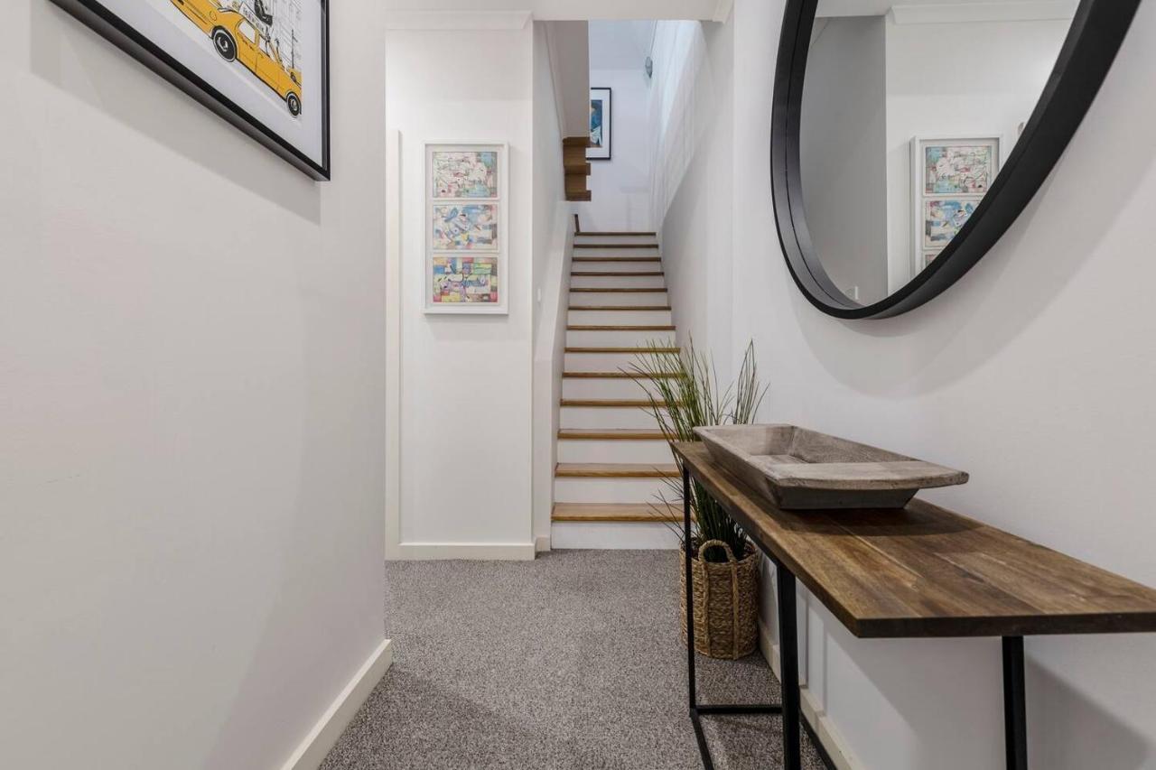 Inner Living In A Modern Slice Of History * Melbourne