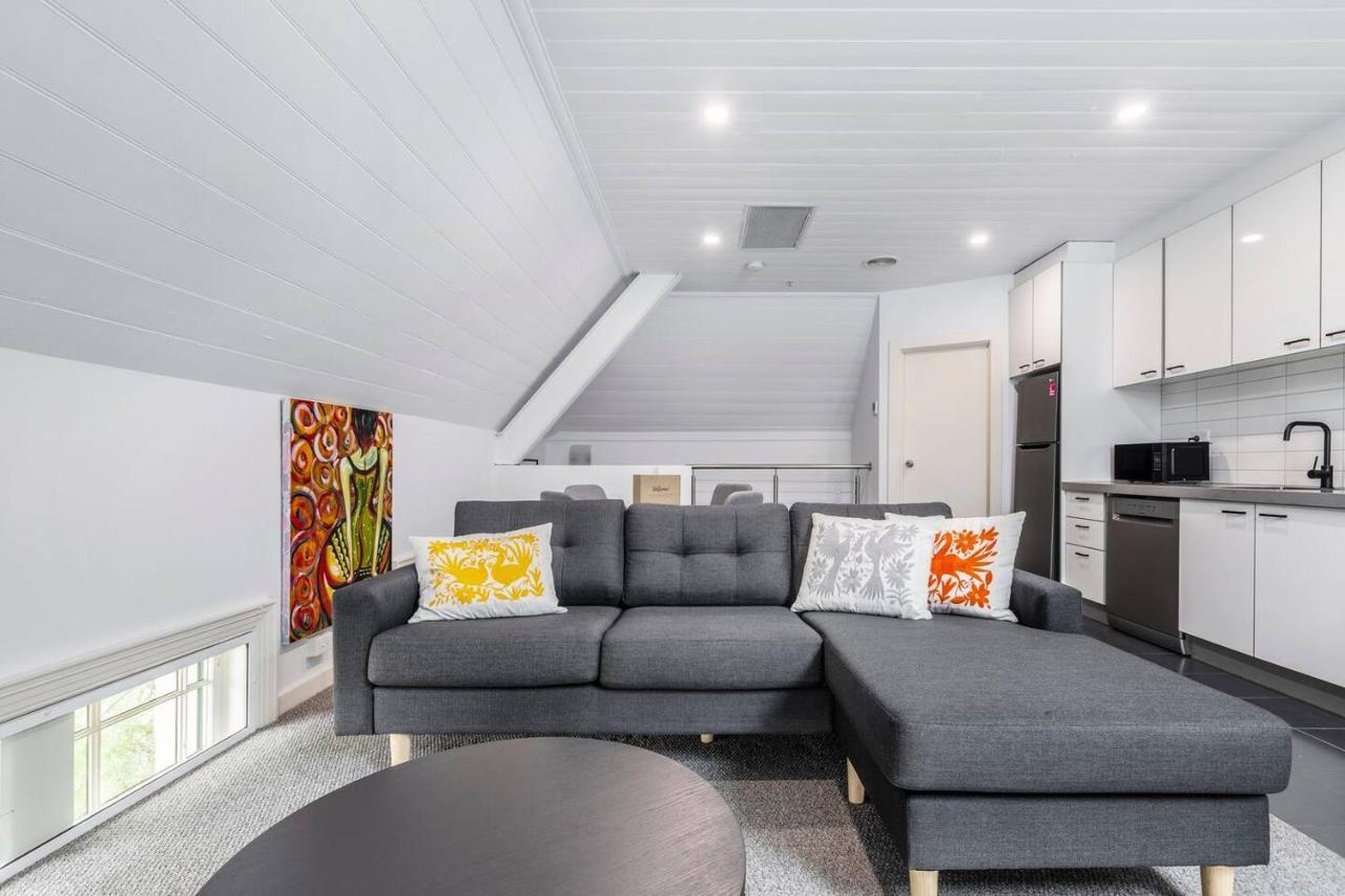 Inner Living In A Modern Slice Of History Apartment