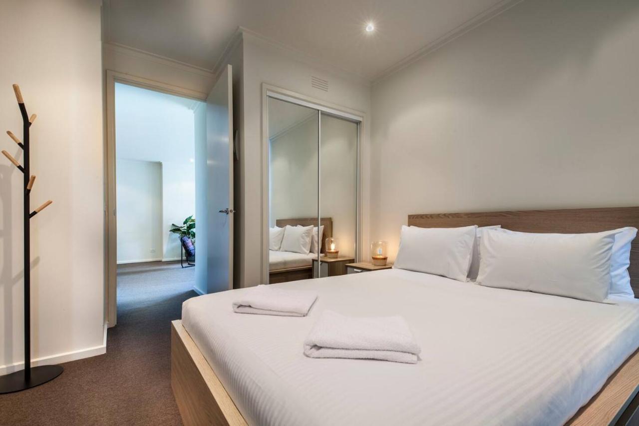 Southbank Hideaway On The Yarra With Huge Terrace Apartment
