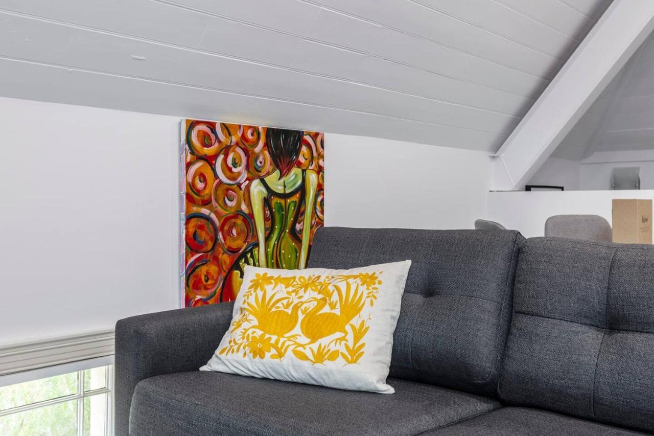 Inner Living In A Modern Slice Of History Apartment