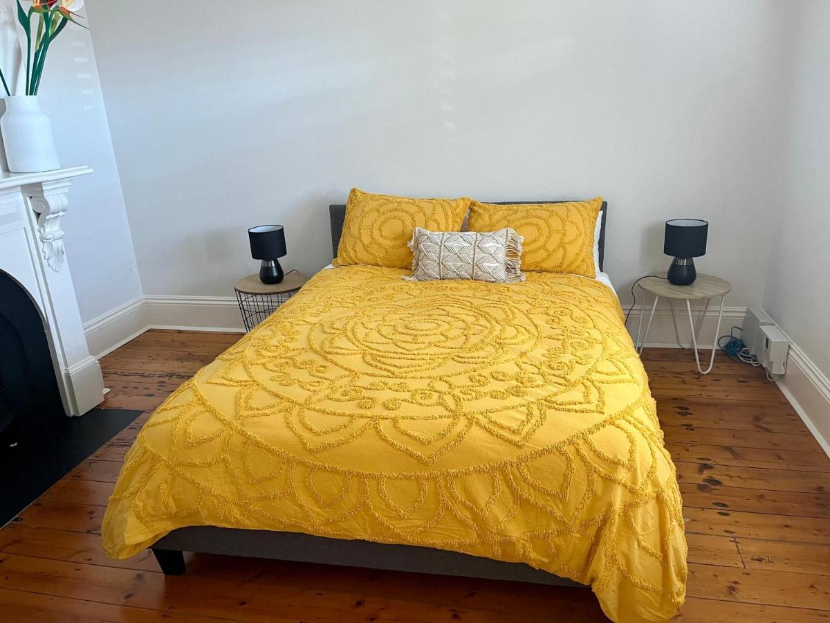 Lovely Victorian Terrace - Entire Holiday home