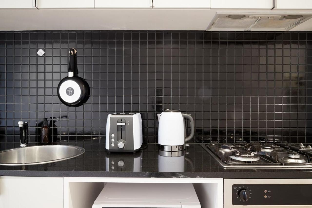 Urban Artistry Loft - A Haven Above The Bustle