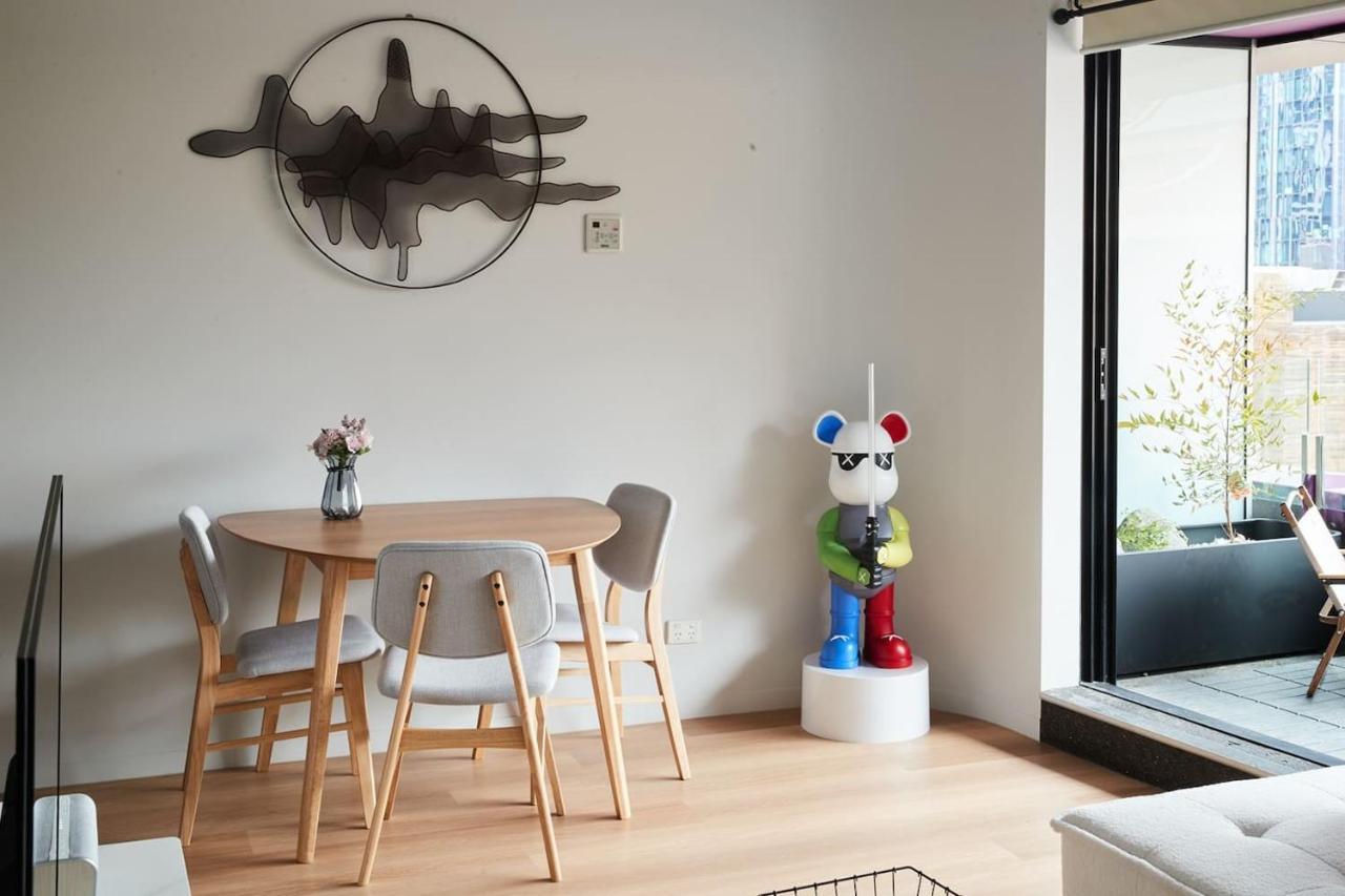 Apartment Urban Artistry Loft - A Haven Above The Bustle