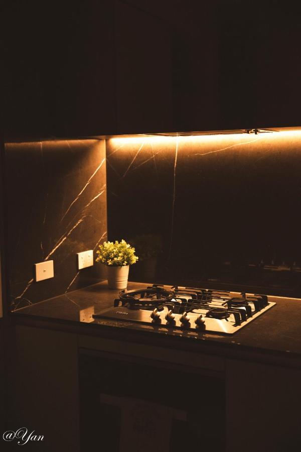 New Year Eve's Fireworks & Bayview In Cbd Apartment *