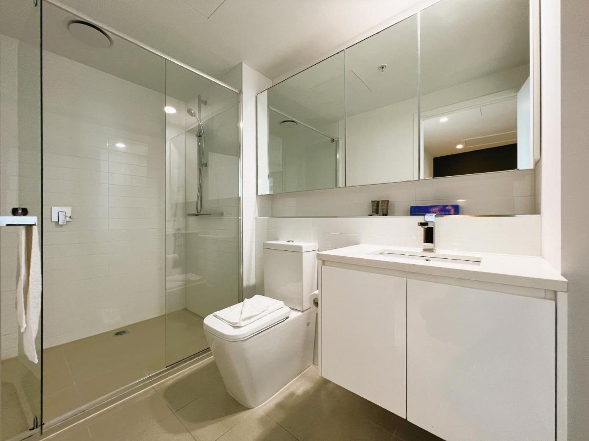 Apartment 1 Brm, Sea View, Newly Renovated, Next To Crown