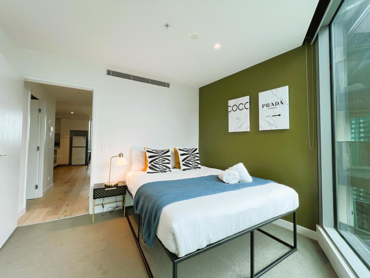 Apartment 1 Brm, Sea View, Newly Renovated, Next To Crown *