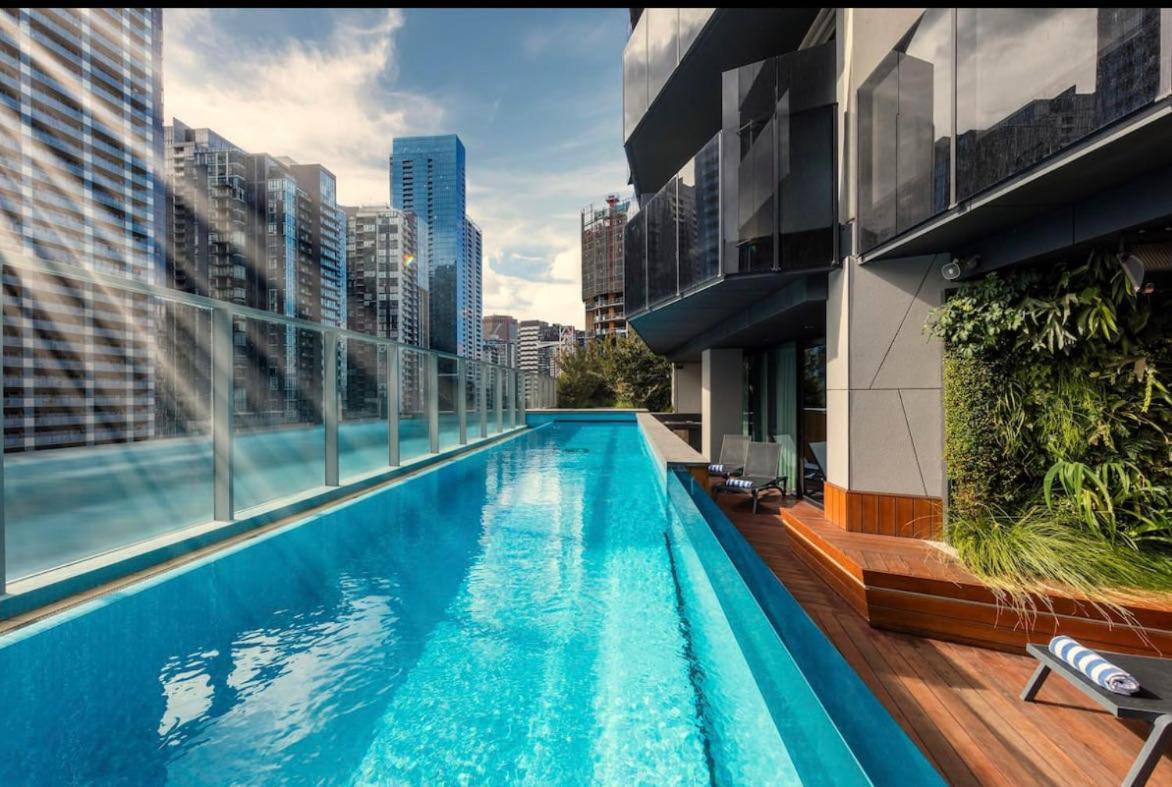 1 Brm, Sea View, Newly Renovated, Next To Crown *