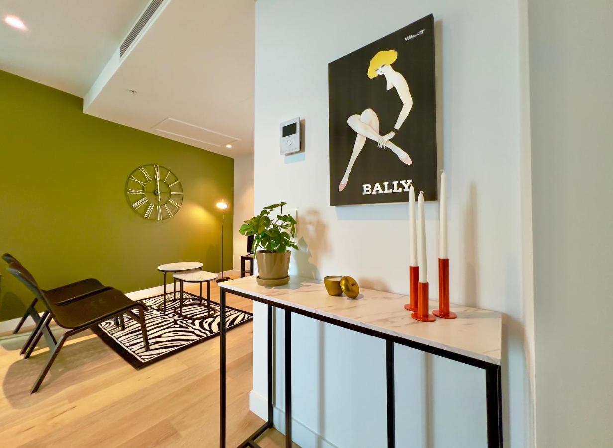 1 Brm, Sea View, Newly Renovated, Next To Crown Apartment *