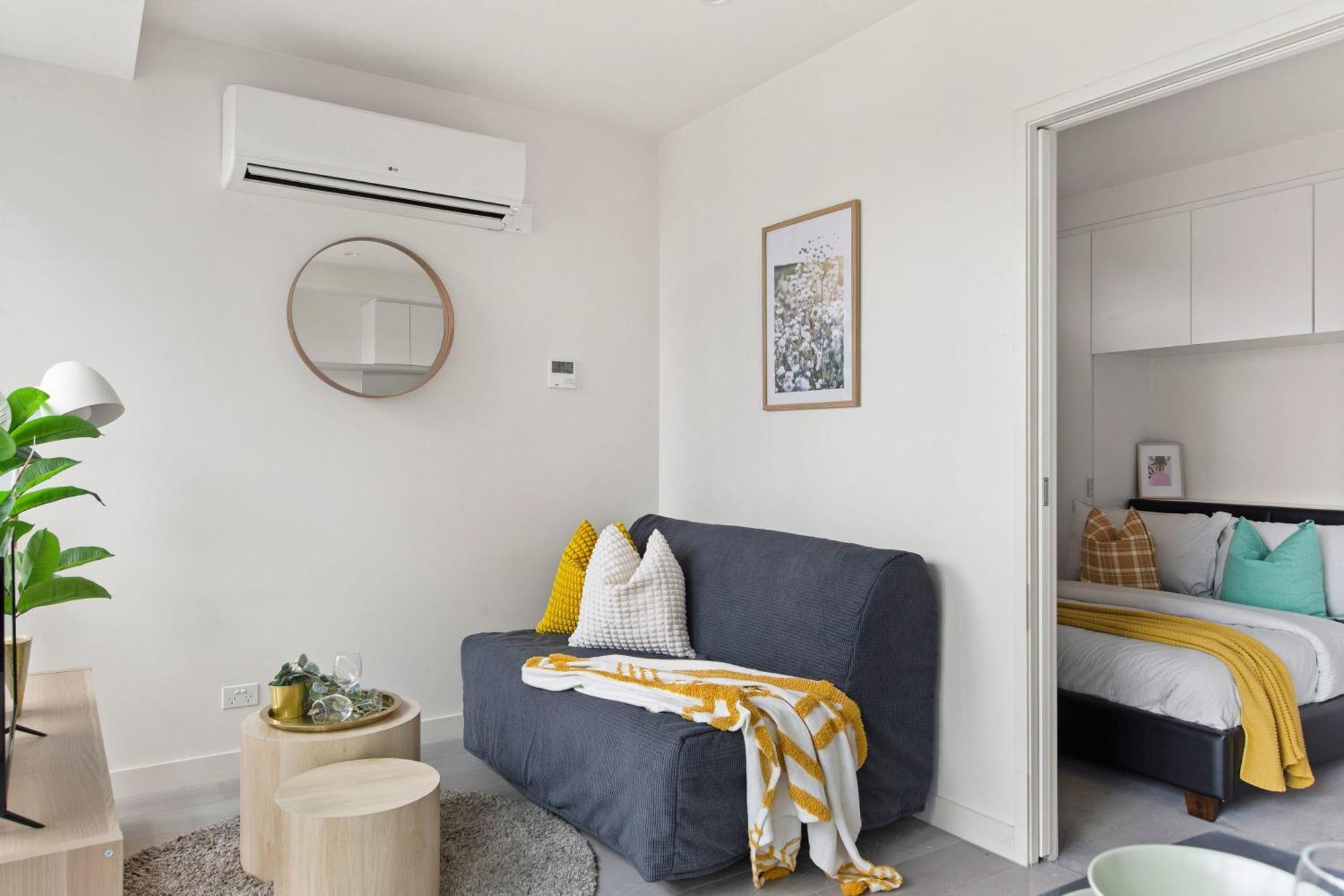 A Comfy & Stylish Near & Qv