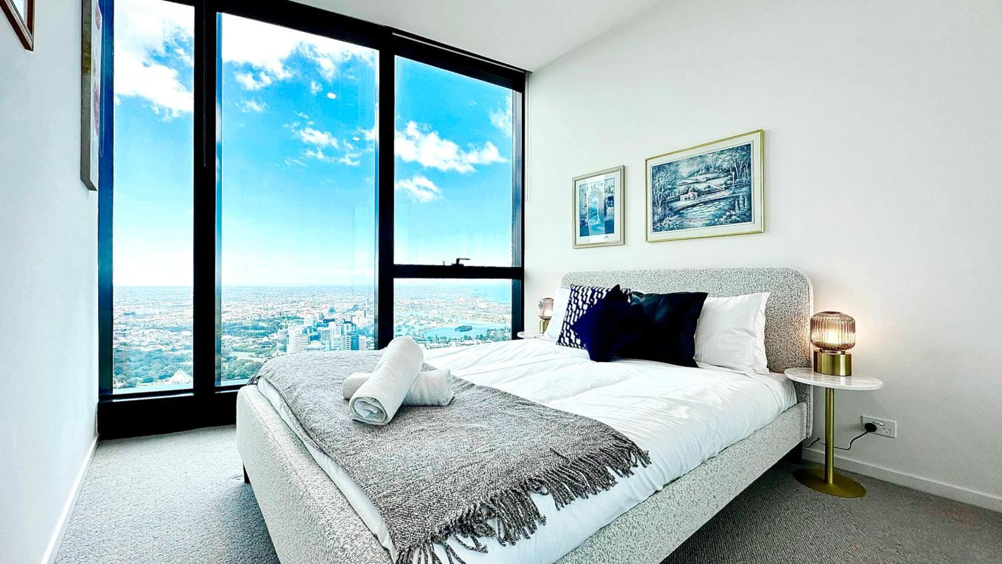 84 Floor/splendid View/free Car Park/3b/near Crown Apartment *