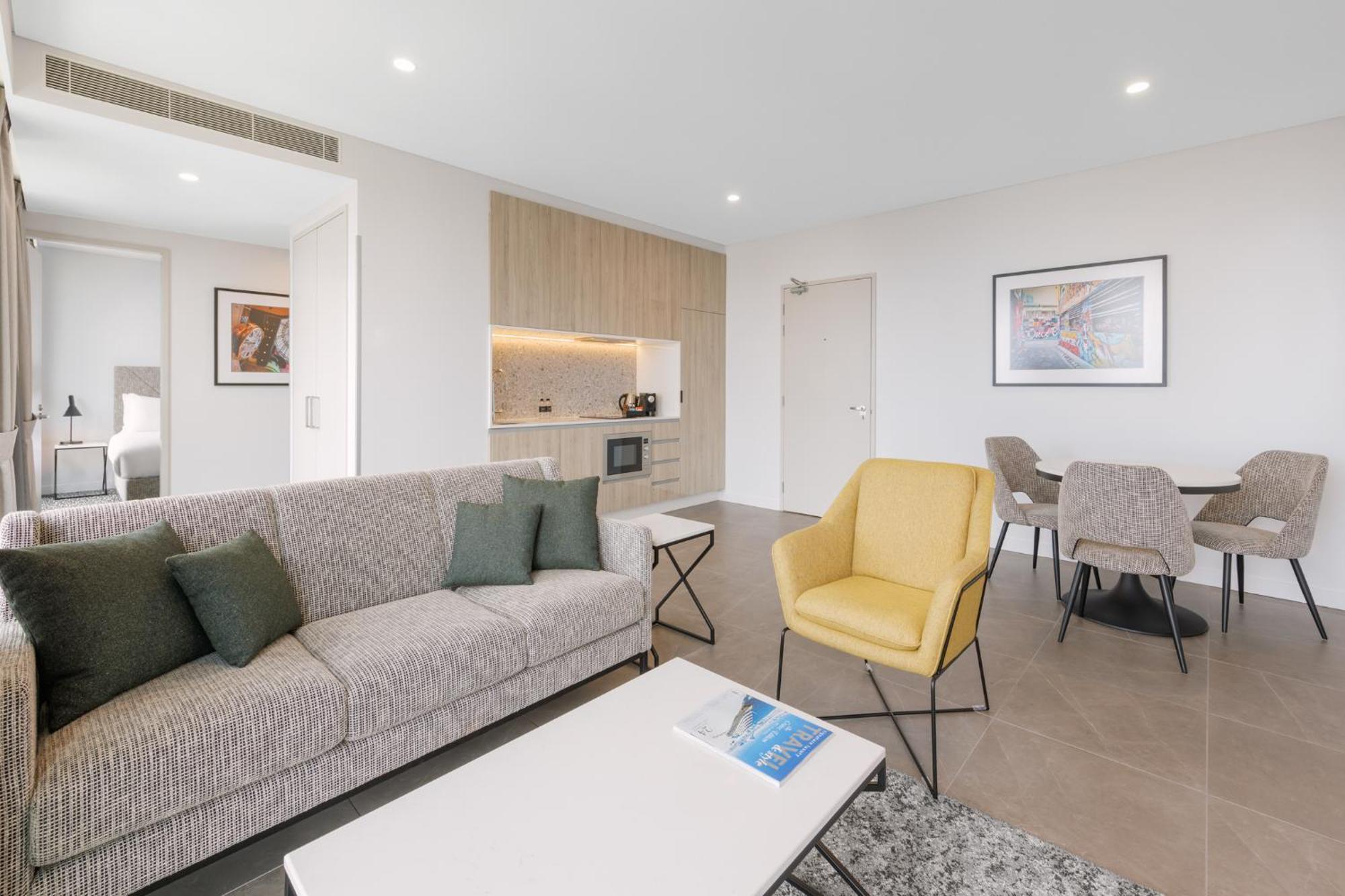 Meriton 5* Melbourne