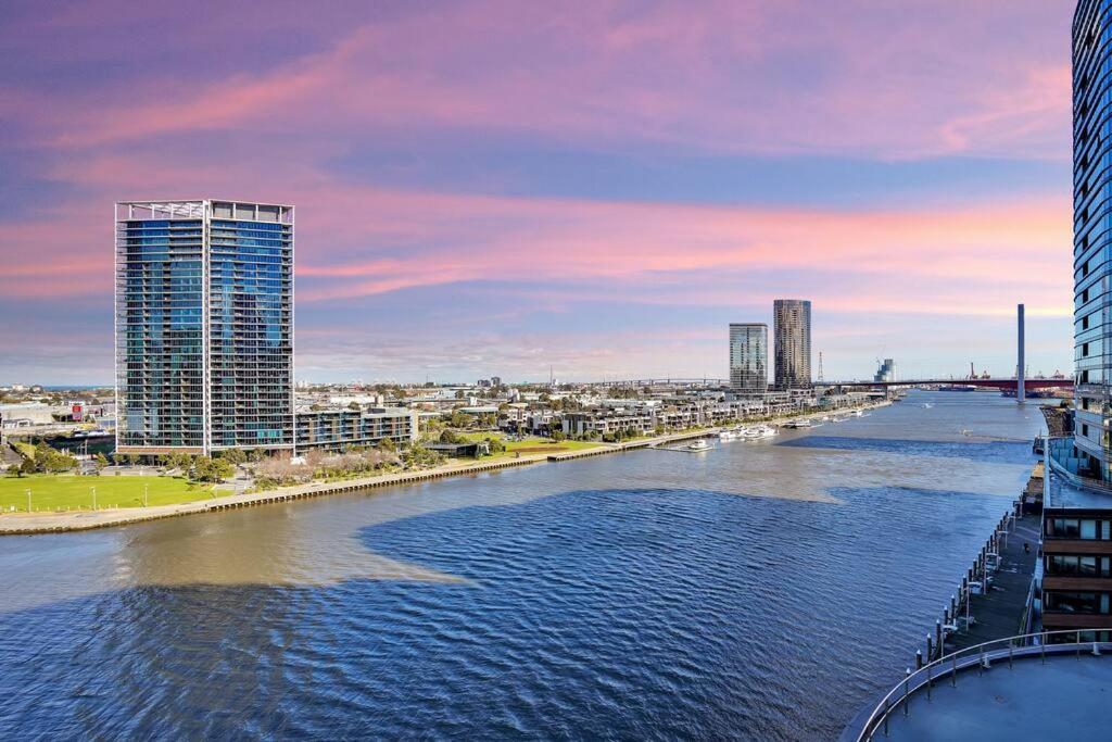 Apartment Breathtaking Views Over The Water- Spacious 2b2b1c *