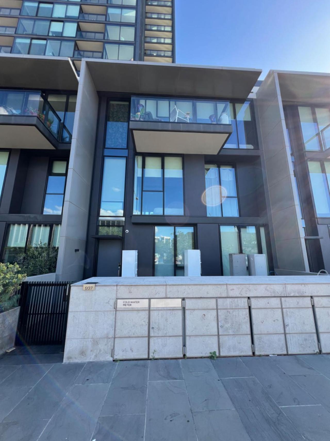 Apartment Edge Waterfront Townhouse *