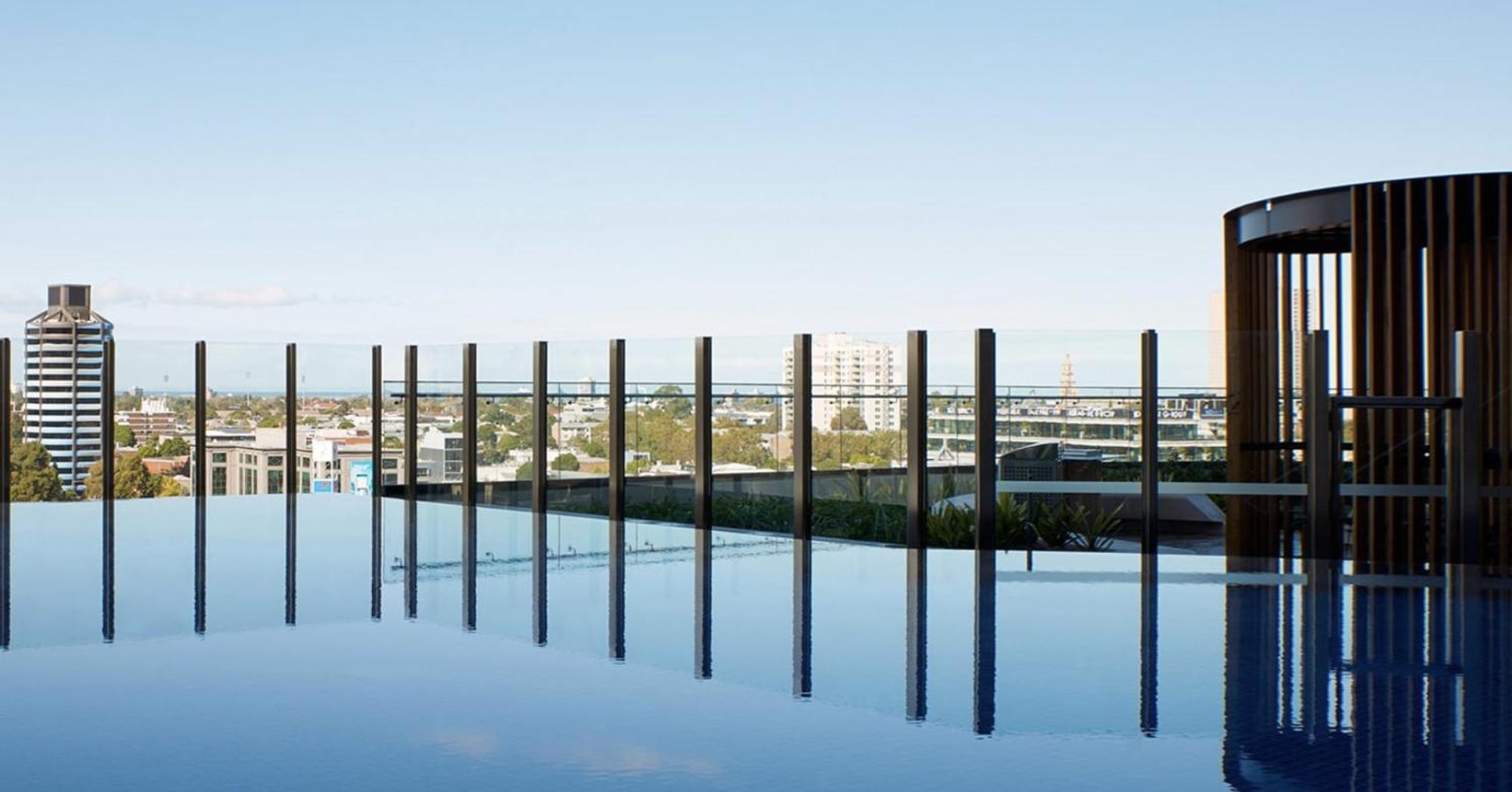 Essence With Bay Views & Parking