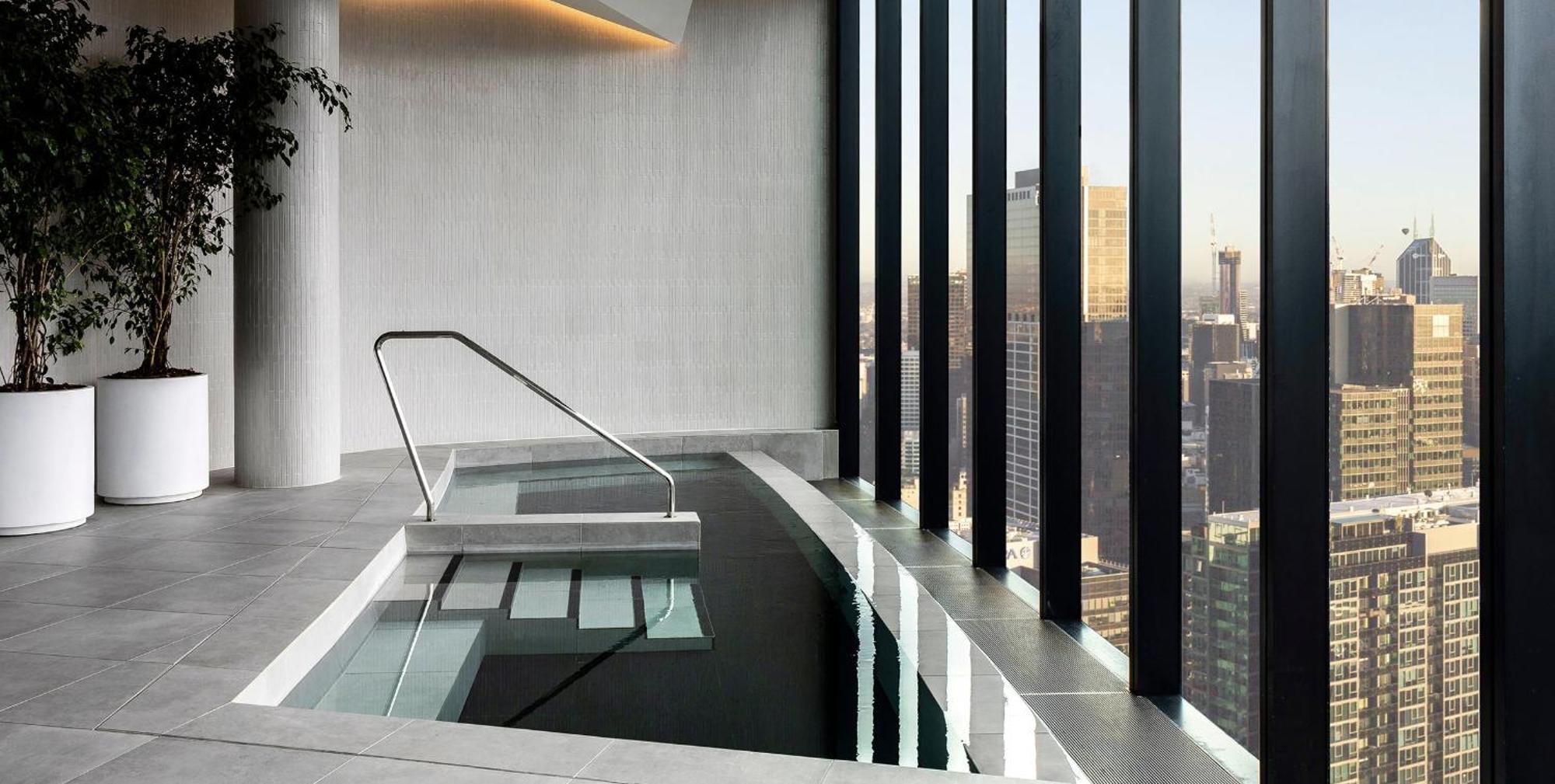 Essence With Bay Views & Parking * Melbourne