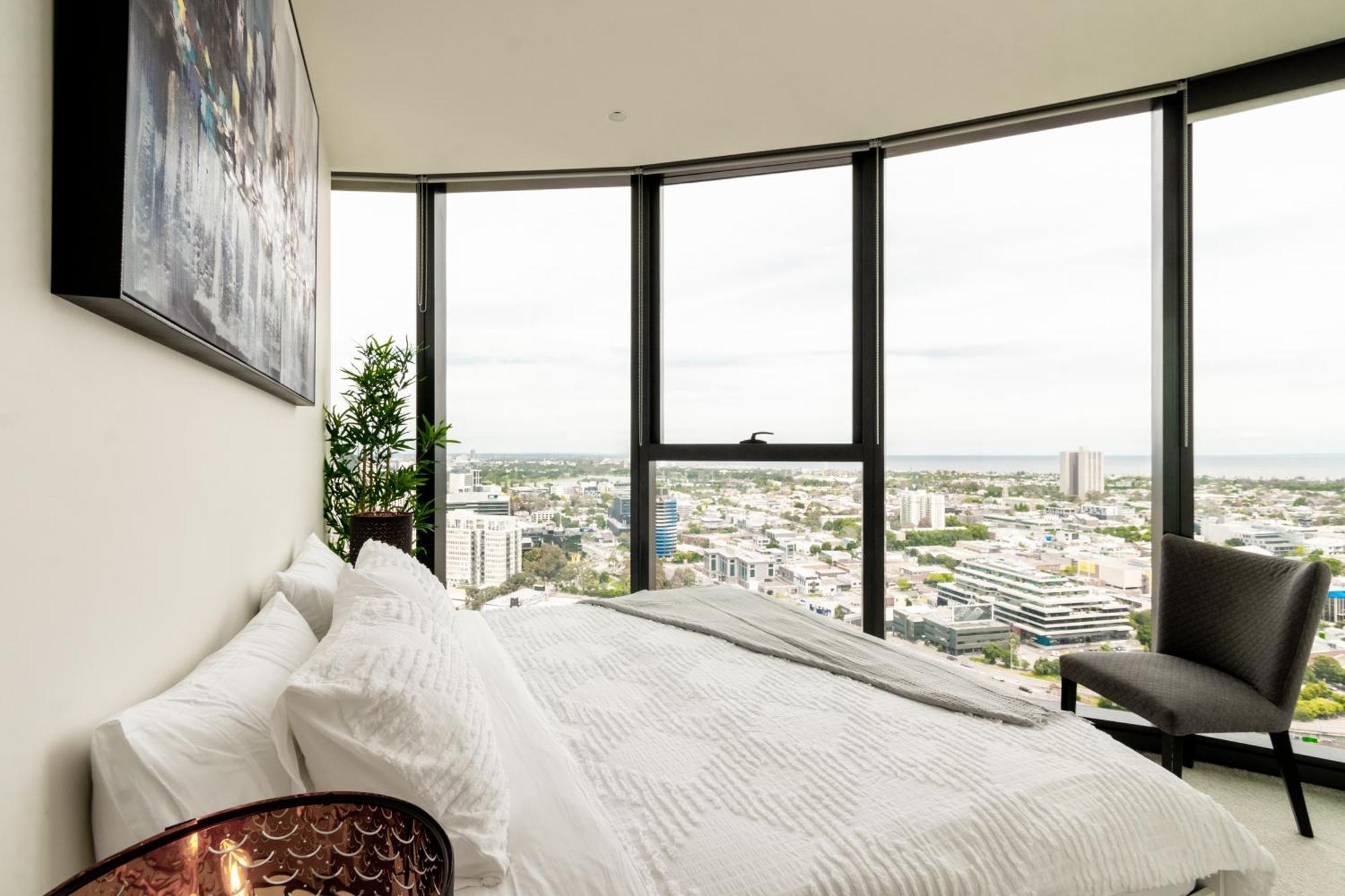 Essence With Bay Views & Parking Melbourne