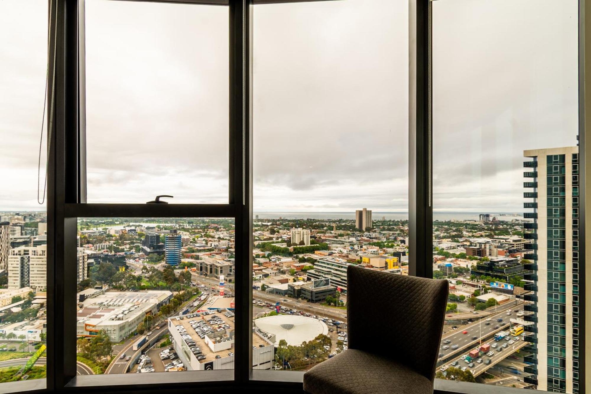 Apartment Essence With Bay Views & Parking *