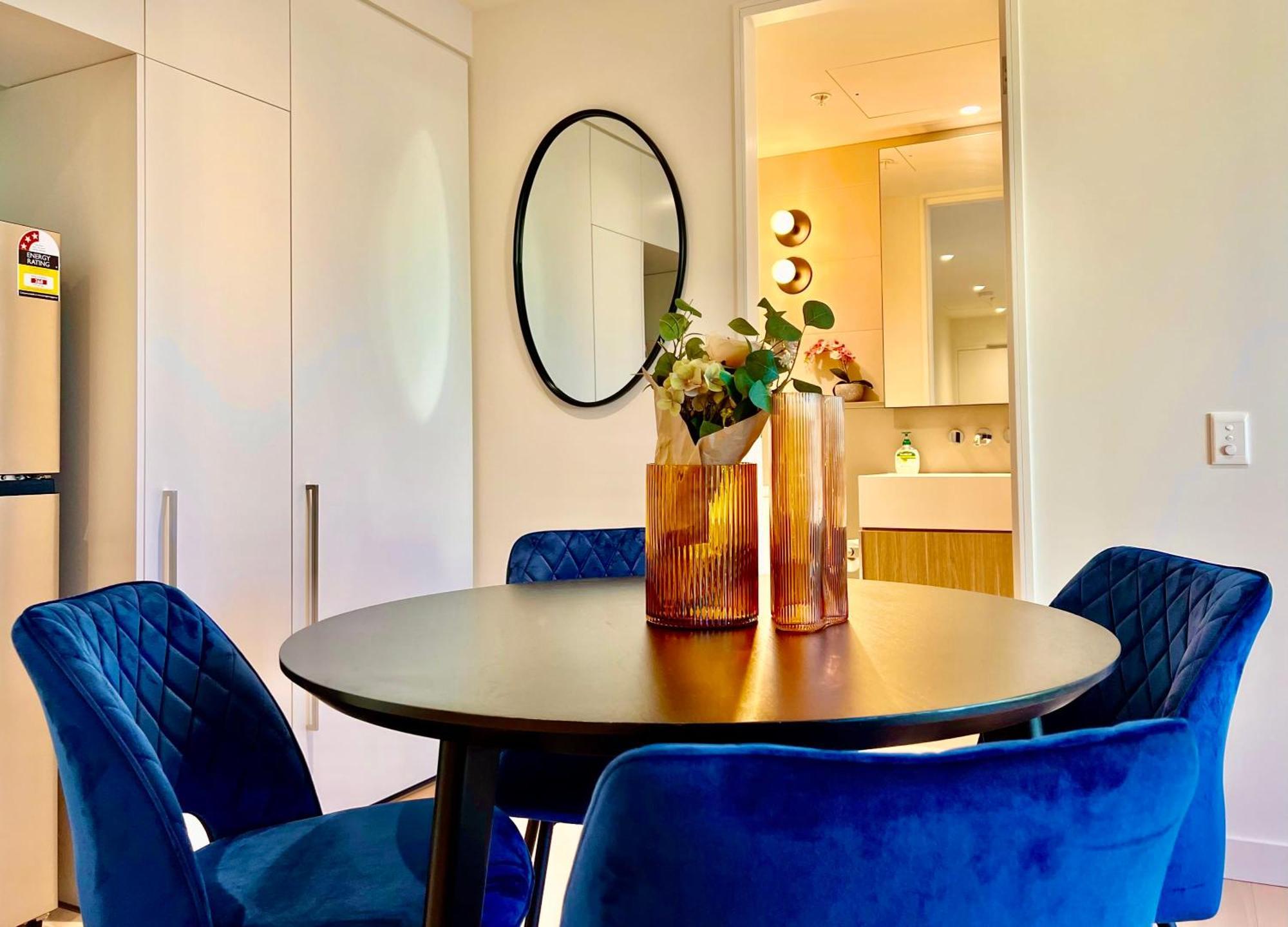 Highrise Location 2baths Melbourne